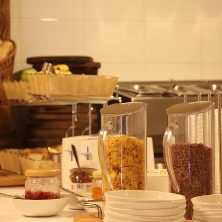 Bloom Hotel - Karol Bagh デリー エクステリア 写真