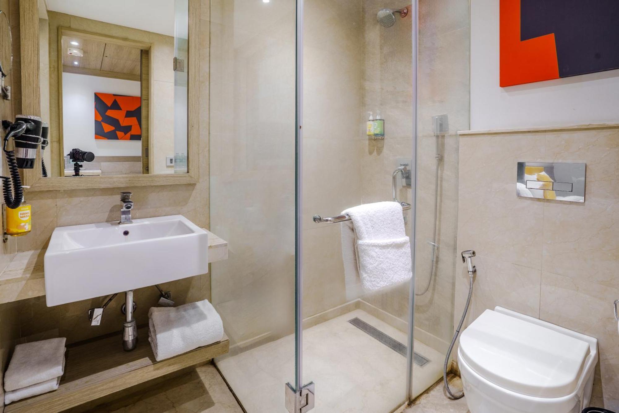 Bloom Hotel - Karol Bagh デリー 部屋 写真